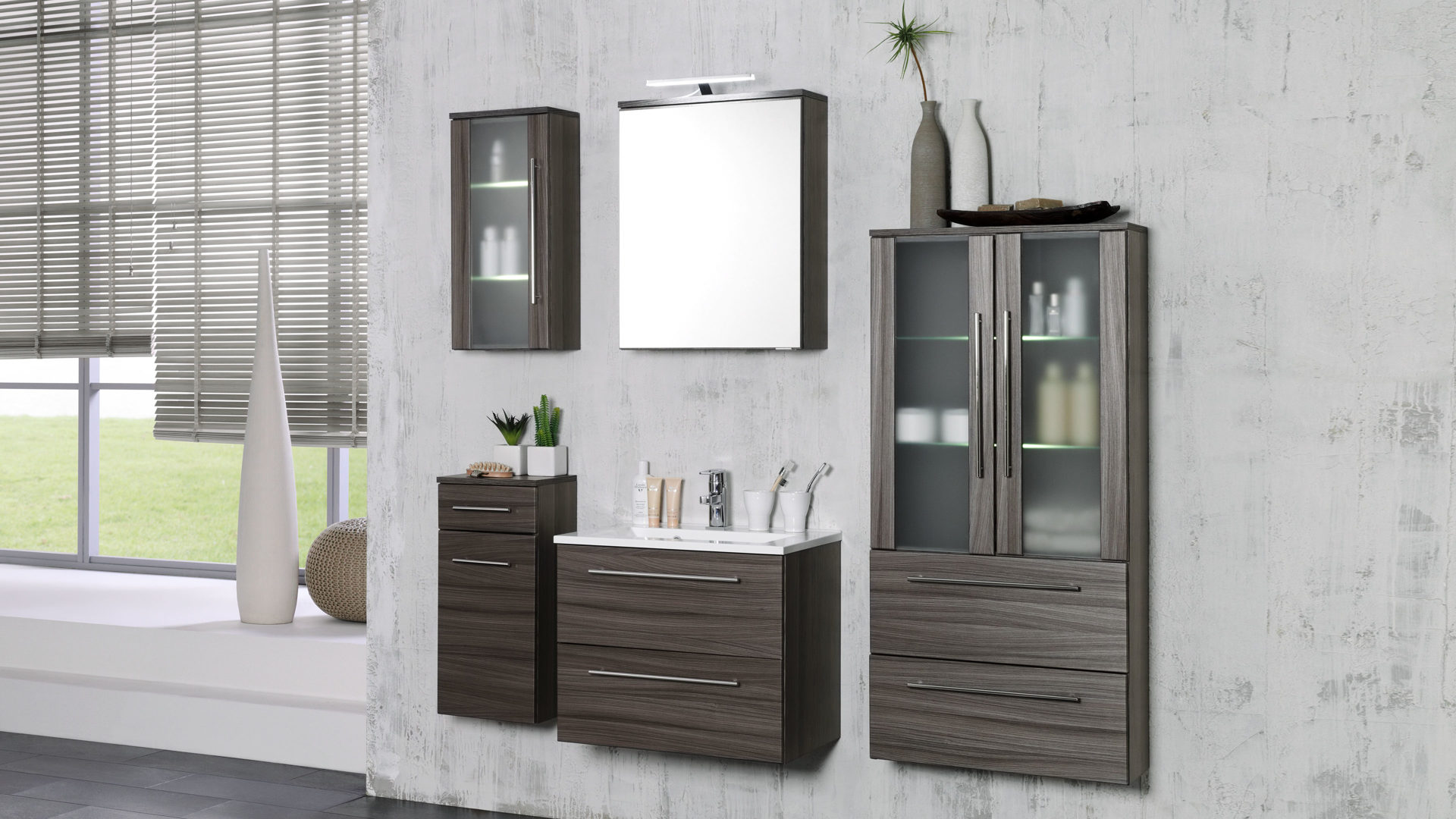 Möbel Eilers Apen, Spiegelschrank Mailand, ein Hängeschrank fürs ... Möbel Eilers Apen, Spiegelschrank Mailand, ein Hängeschrank fürs ...